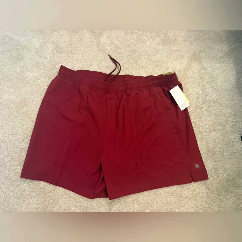 All in Motion Men’s NWT Maroon Shorts